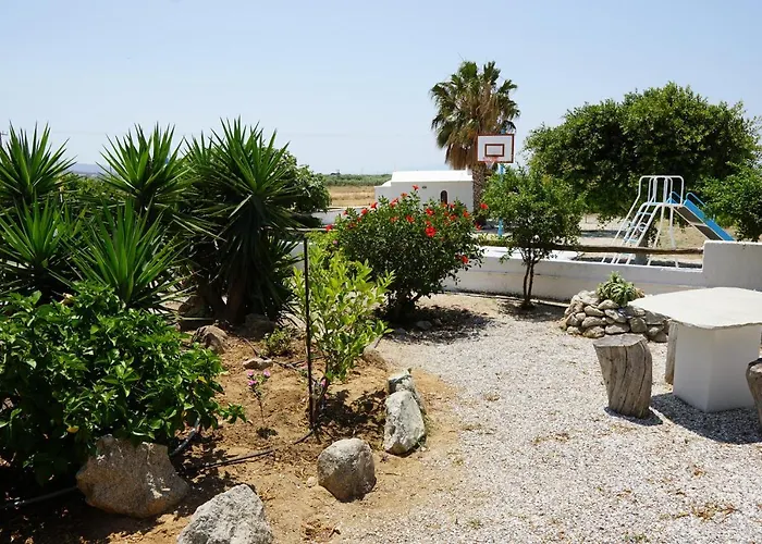 Zanneta & Aparthotel Mikri Vigla