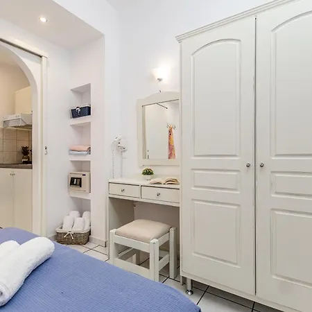 Zanneta & Aparthotel Mikri Vigla